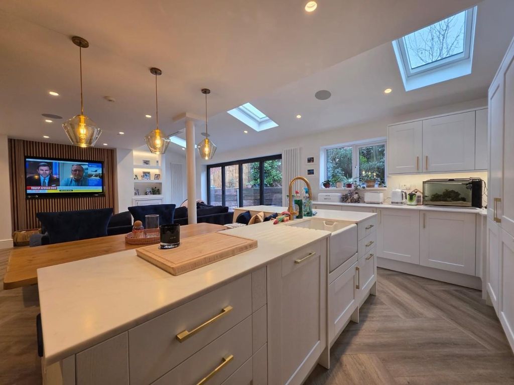 Property photo 2 of 13 8.Jpg