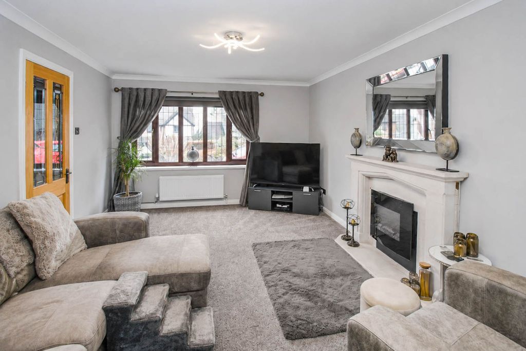 Property photo 3 of 29