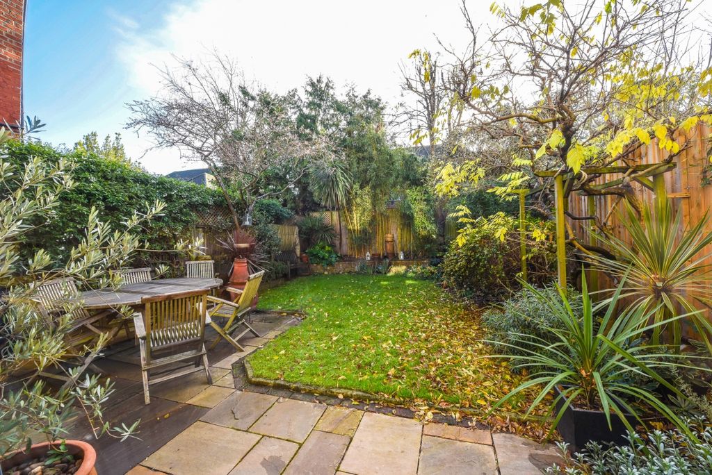 Property photo 3 of 20 Denton Road Tw1 H...