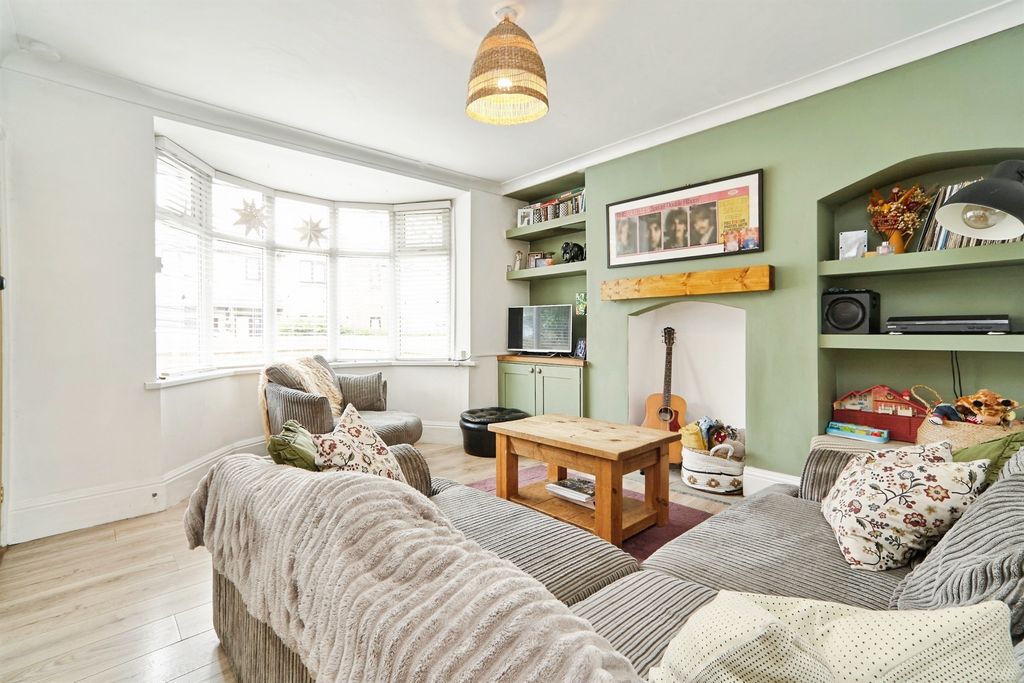 Property photo 3 of 13