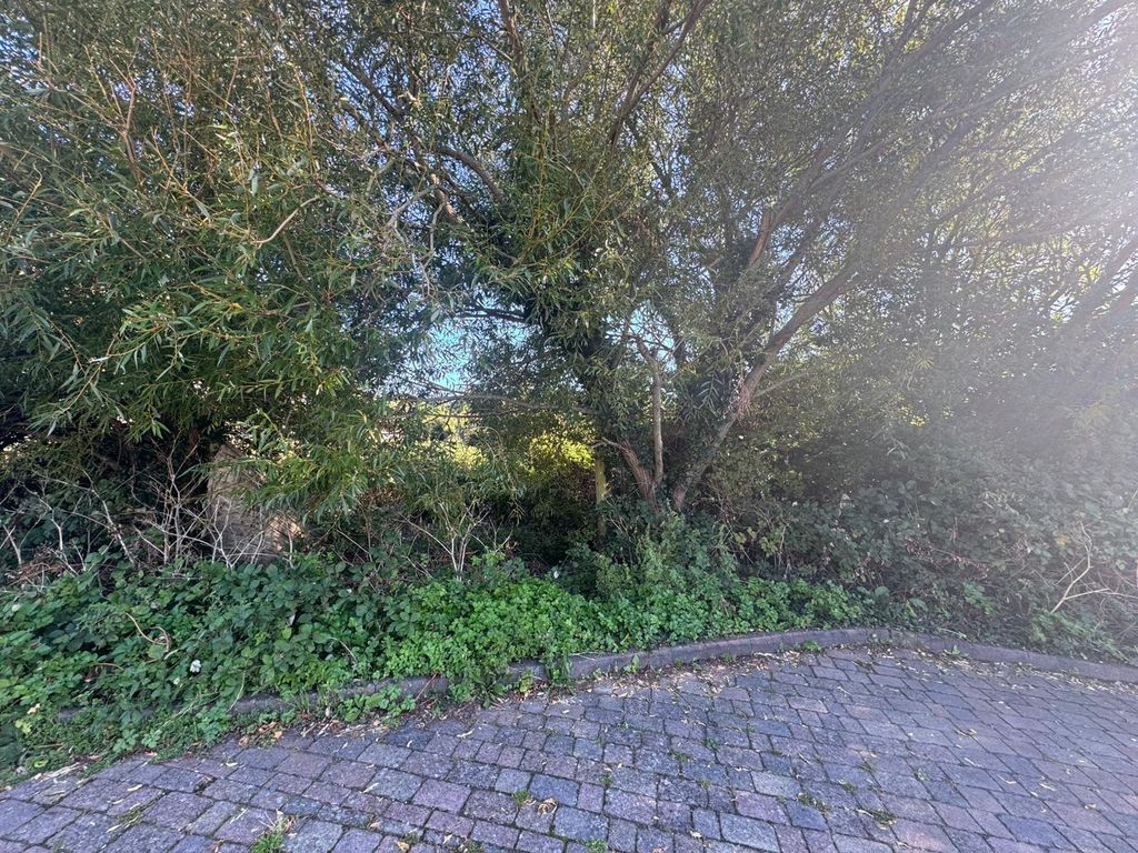 Property photo 3 of 11