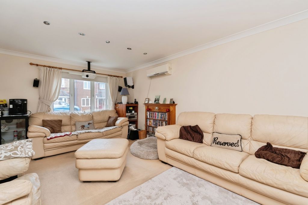 Property photo 2 of 20 Pbox-Img.Jpg