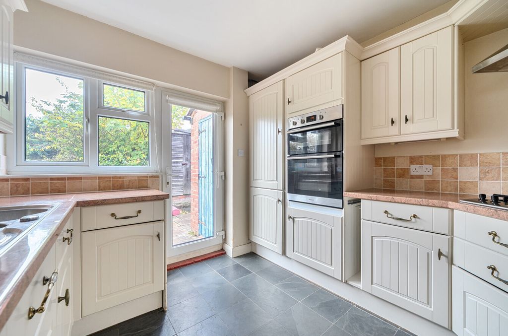 Property photo 2 of 26 1364794-20-68E648...