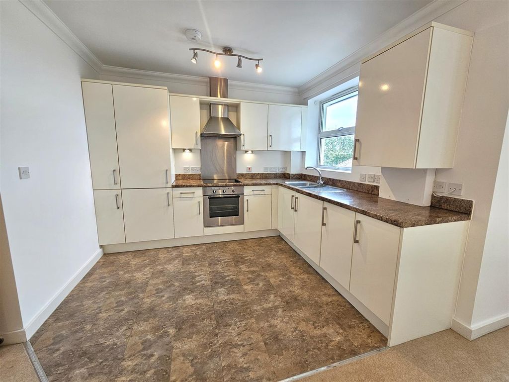 Property photo 2 of 11 Kitchen.Jpg