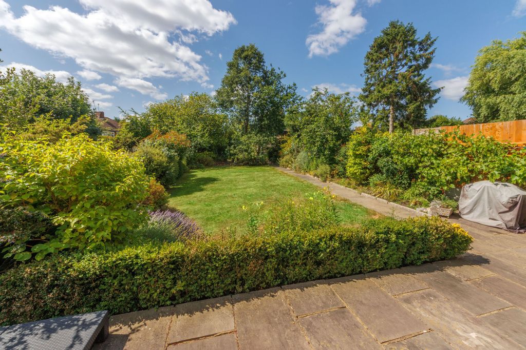 Property photo 2 of 34