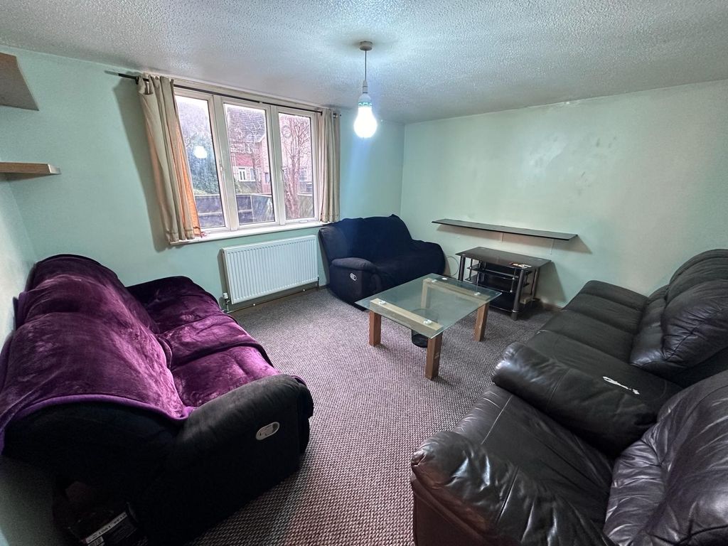 Property photo 2 of 4