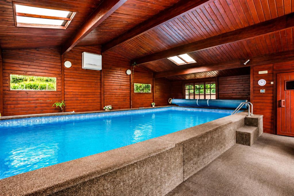 Property photo 3 of 3 Swimming Pool.Png