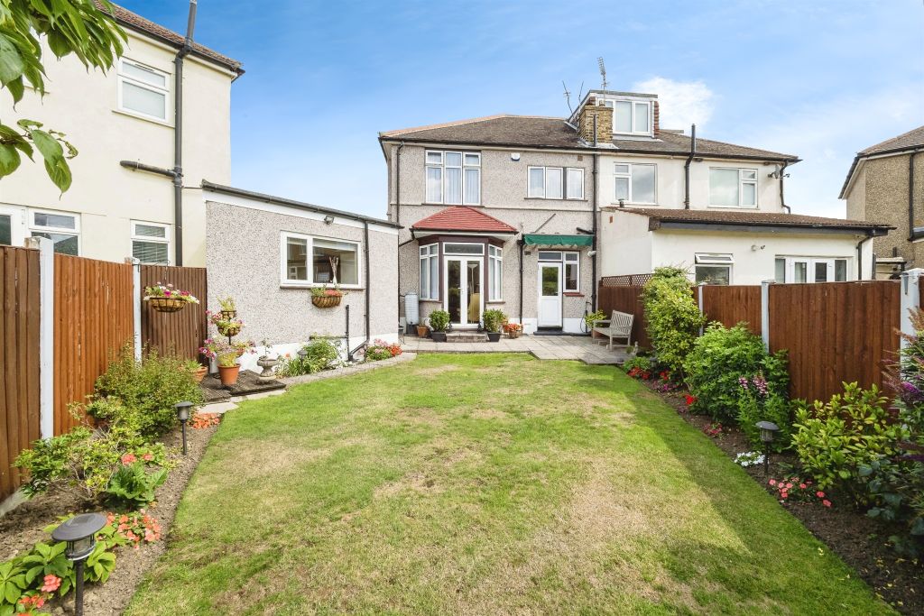 Property photo 2 of 27