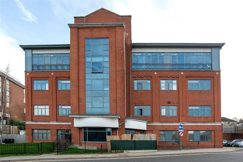 Property photo 2 of 9