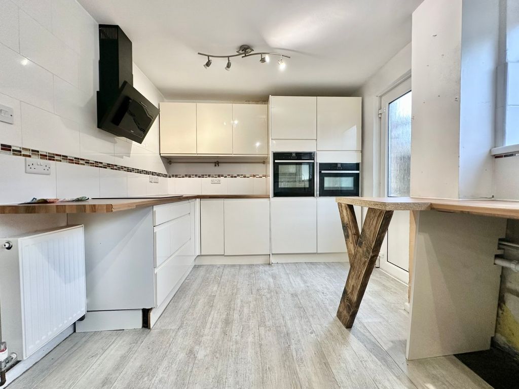 Property photo 2 of 13 Picture No. 14