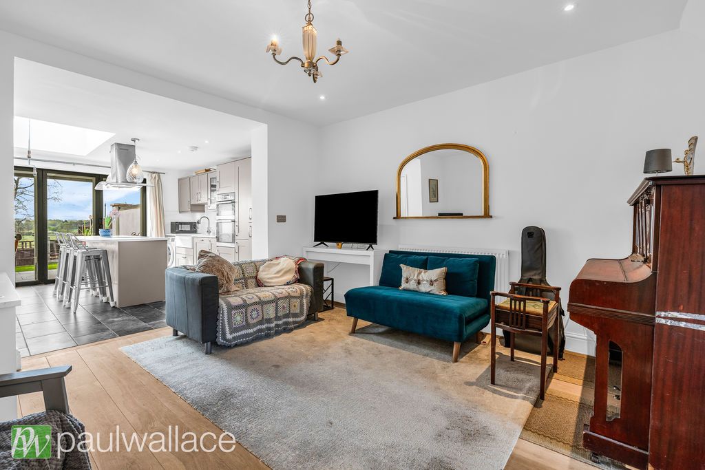 Property photo 2 of 21 Living Room