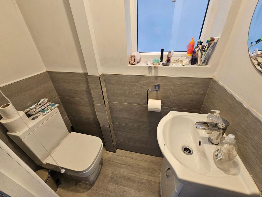 Property photo 3 of 13 Photo 2