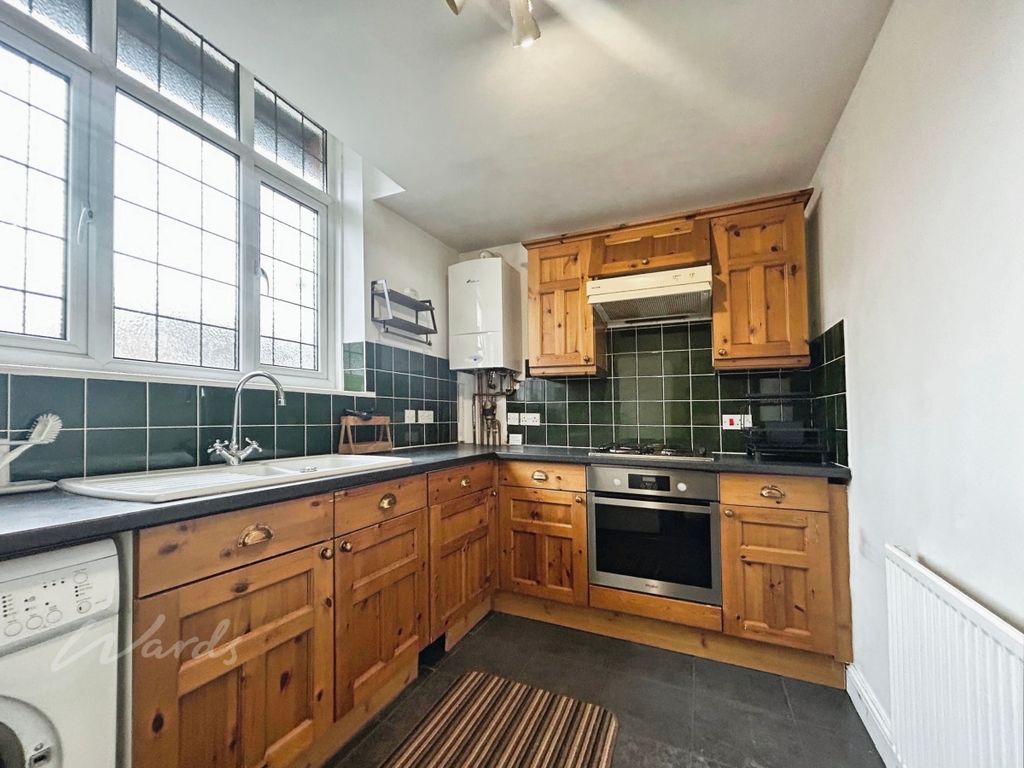 Property photo 2 of 12 Kitchen St Lukes