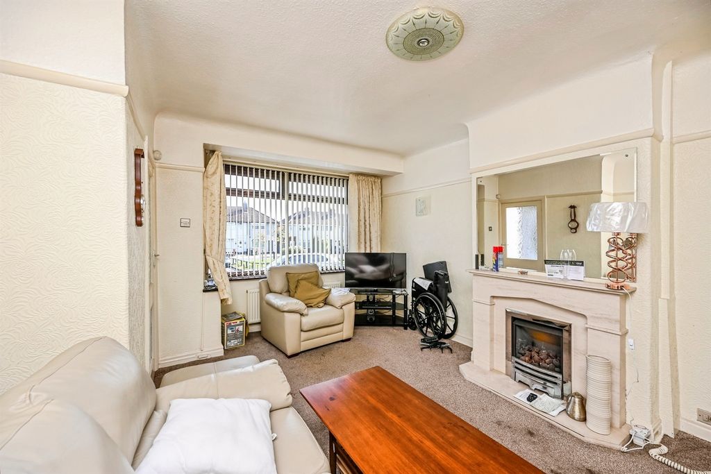 Property photo 3 of 16