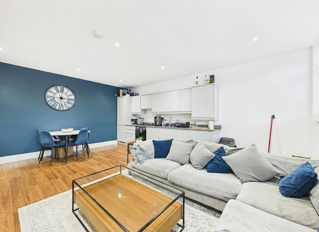 Property photo 3 of 6 Cam05080G0-Pr0280-Still006-001.Jpg