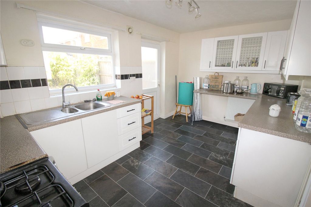 Property photo 2 of 11 Picture No. 26