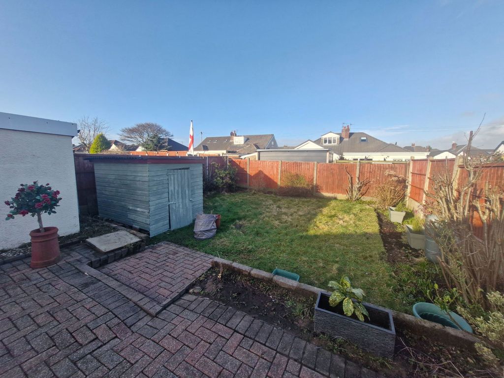Property photo 2 of 22
