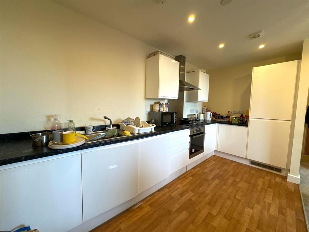Property photo 3 of 6 Kitchen.Jpg