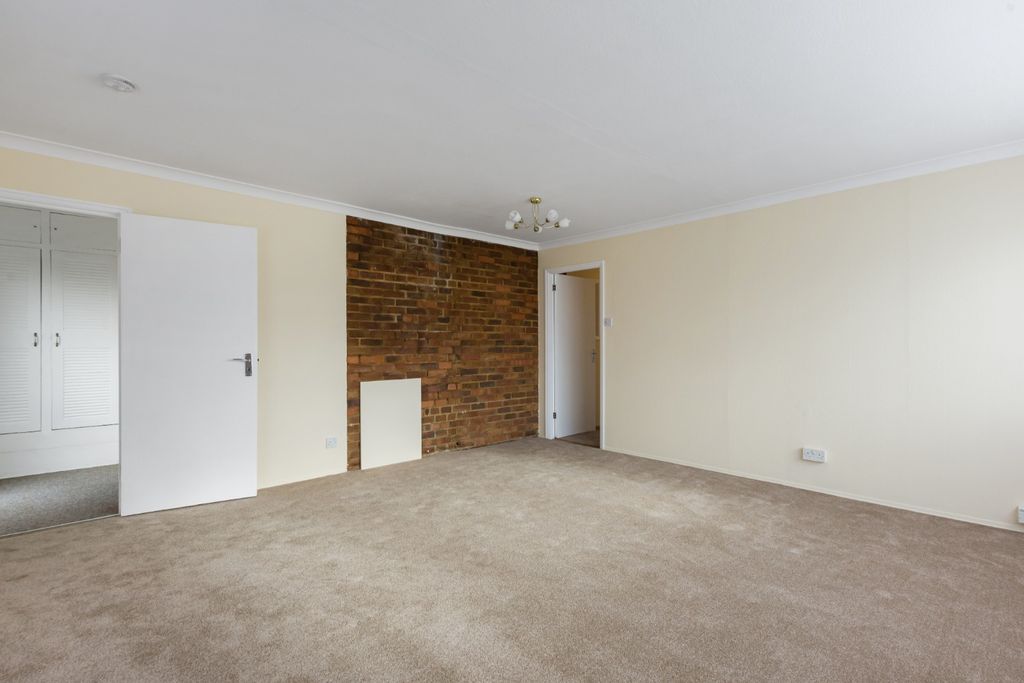 Property photo 2 of 13 4492031