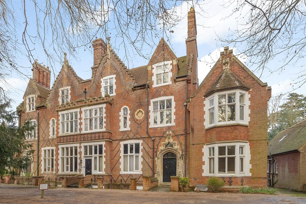 Property photo 1 of 14 New Dover Road, Canterbury