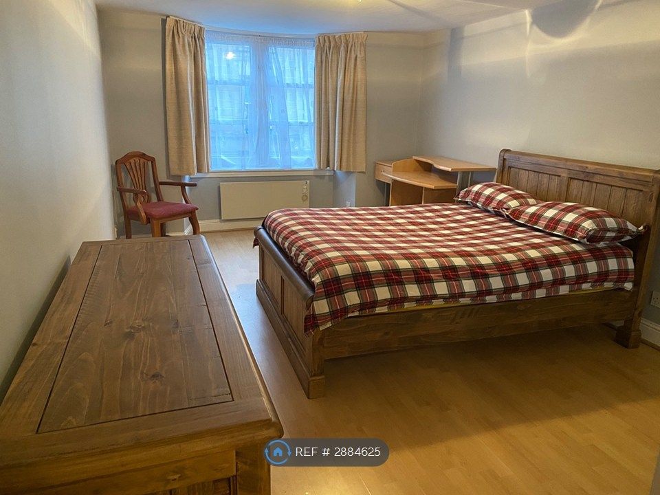 Property photo 1 of 12 Bedroom 1 (En-Suite)