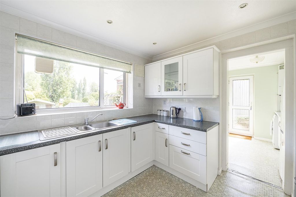 Property photo 2 of 12 25-Marquis-Lane-05.Jpg