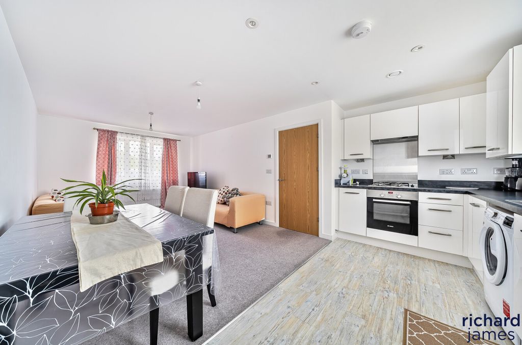 Property photo 3 of 13 Fa90996E3B51436A8Aa4F497E2930d11