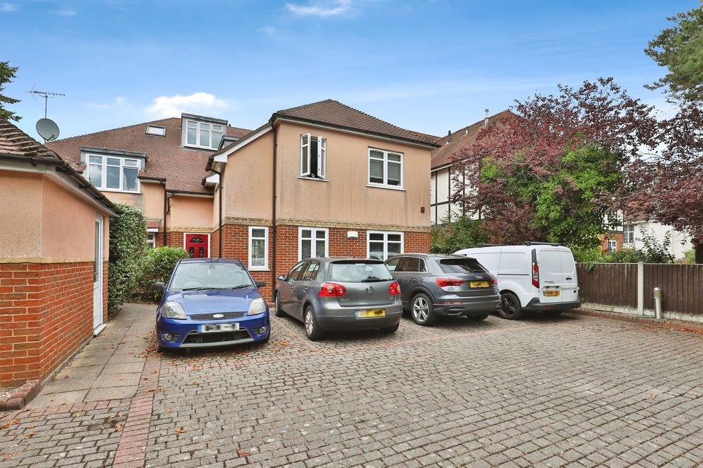 Property photo 2 of 16