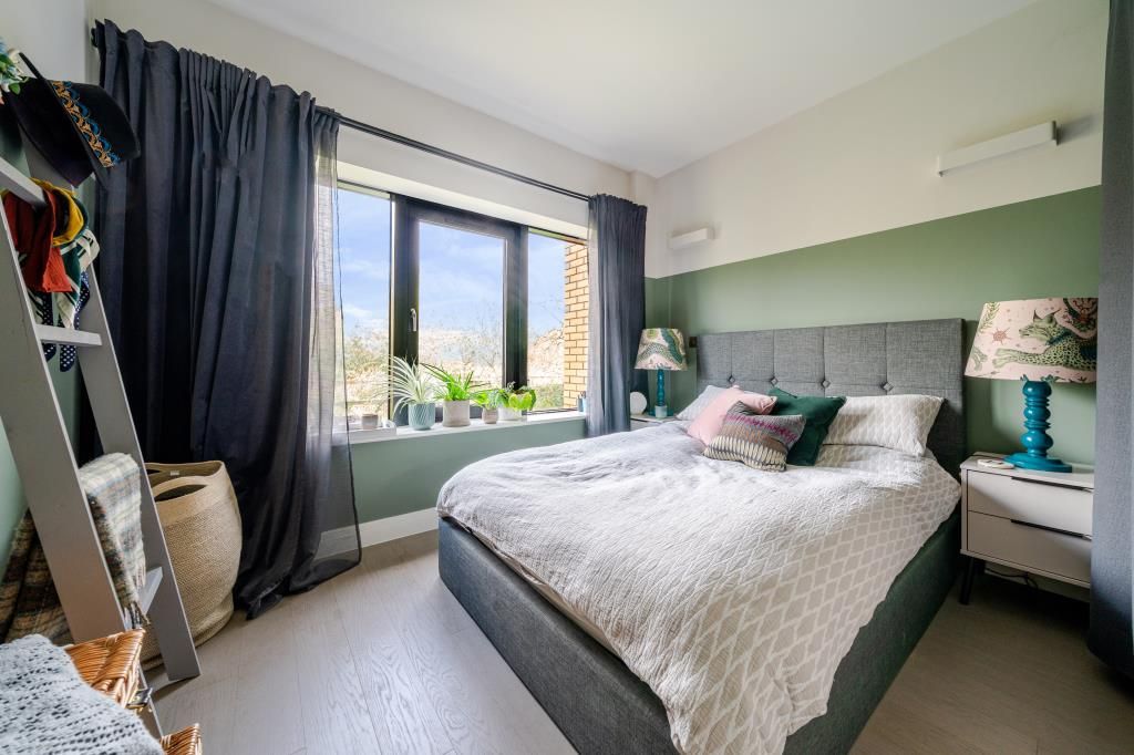 Property photo 1 of 16 Bedroom