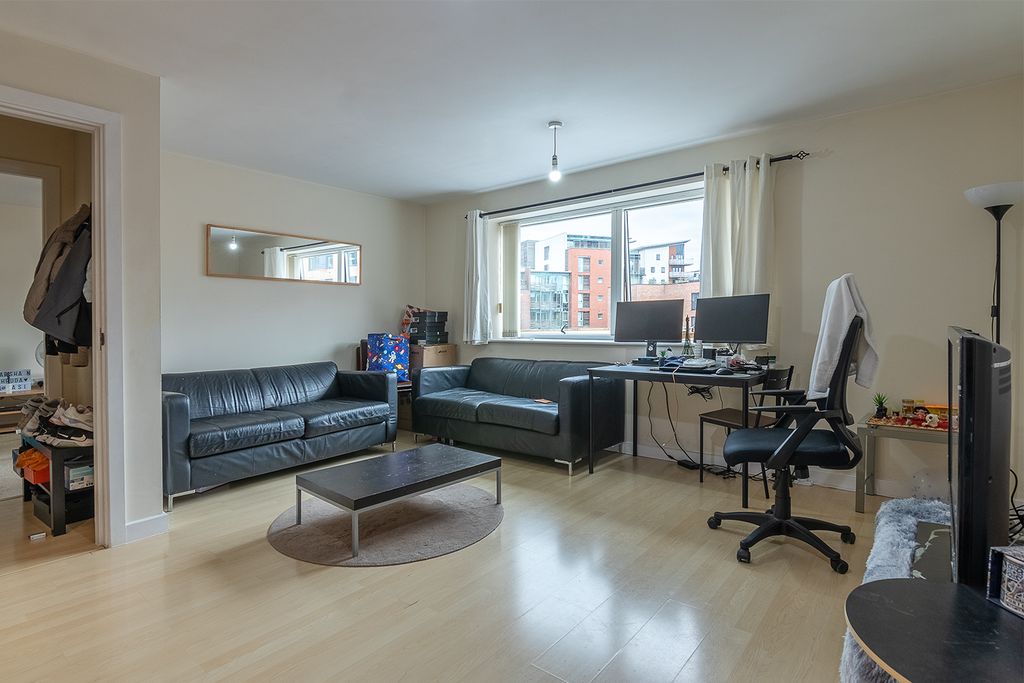 Property photo 2 of 19