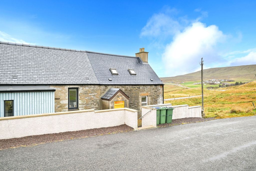 Property photo 2 of 43