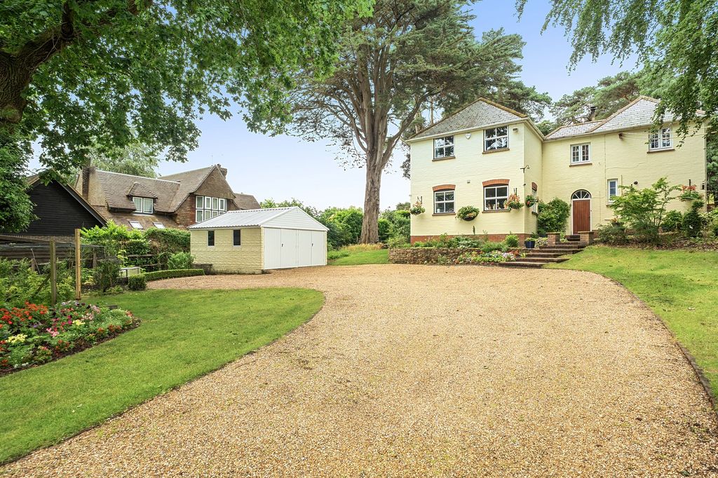 Property photo 1 of 33