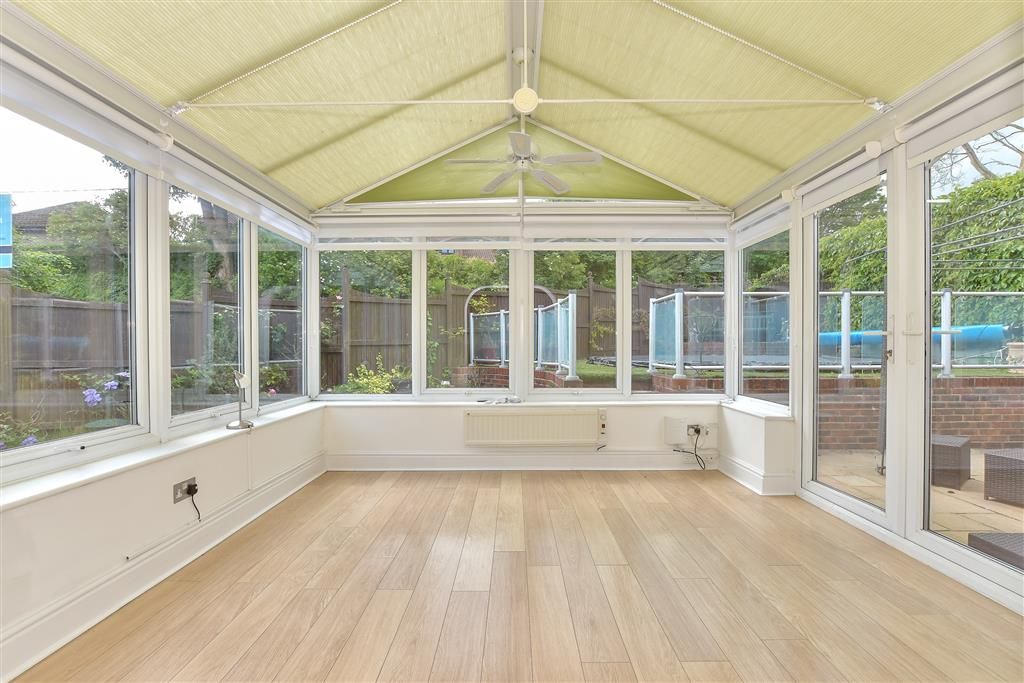 Property photo 3 of 12 Conservatory Area