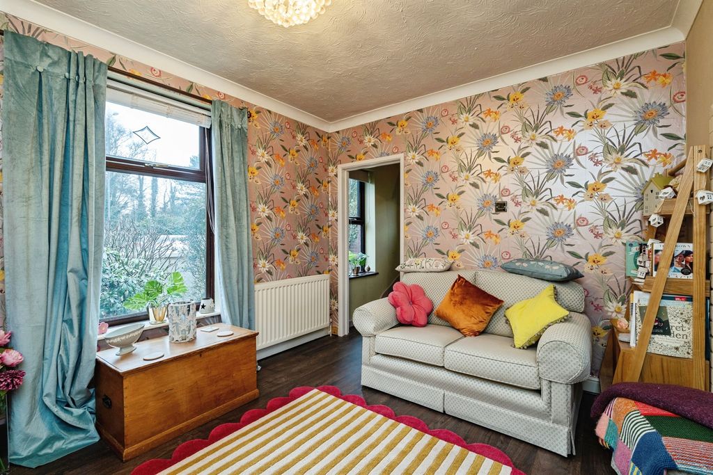 Property photo 3 of 19