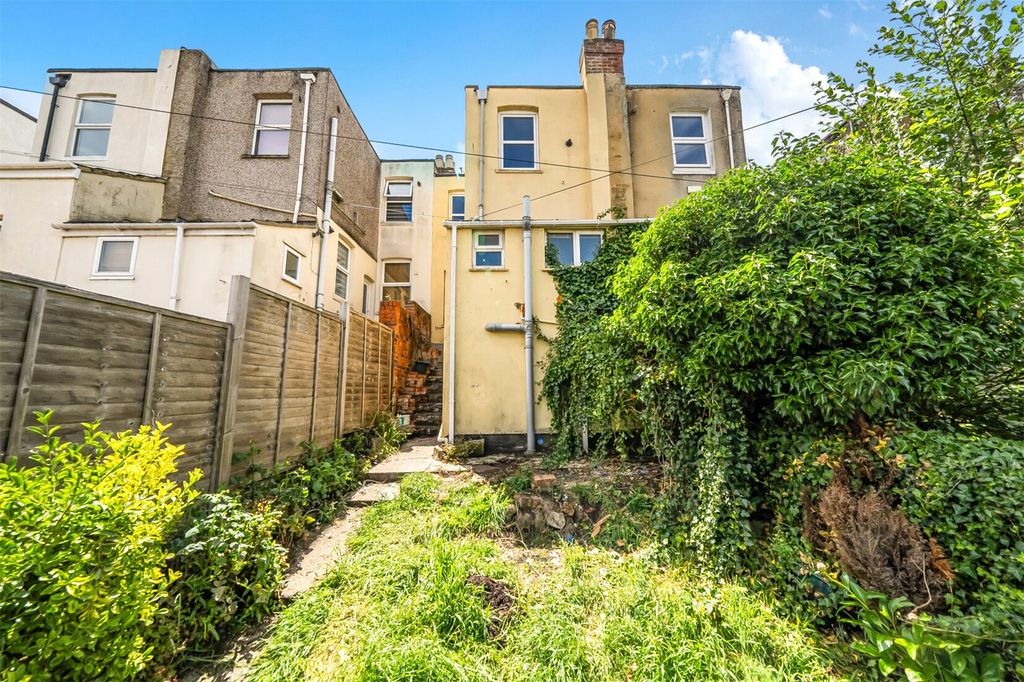 Property photo 2 of 19 Picture No. 27