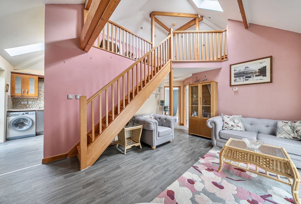 Property photo 1 of 20 1432252-12-69c3Da...