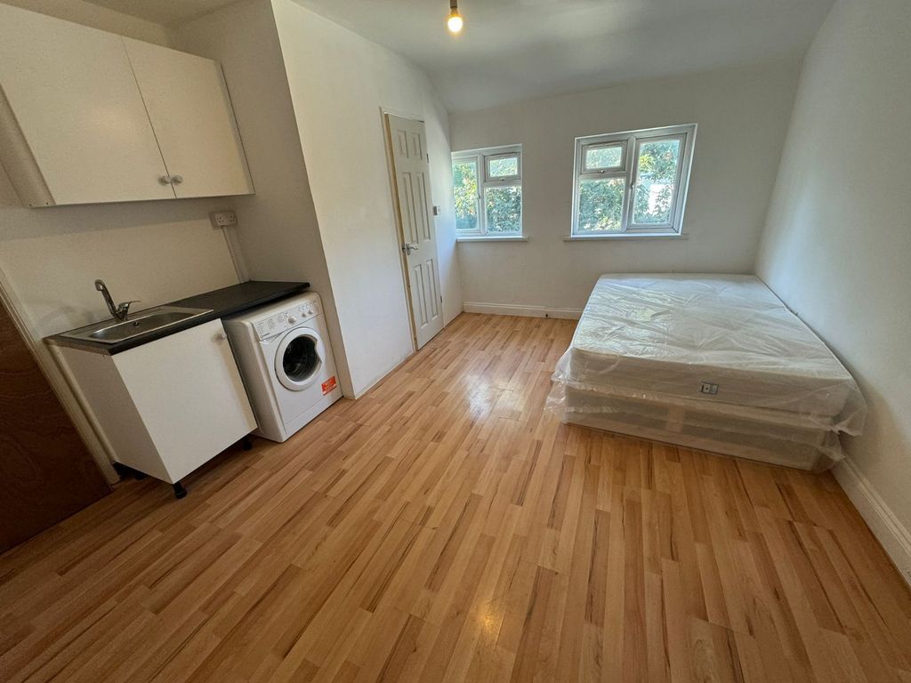 Property photo 1 of 3