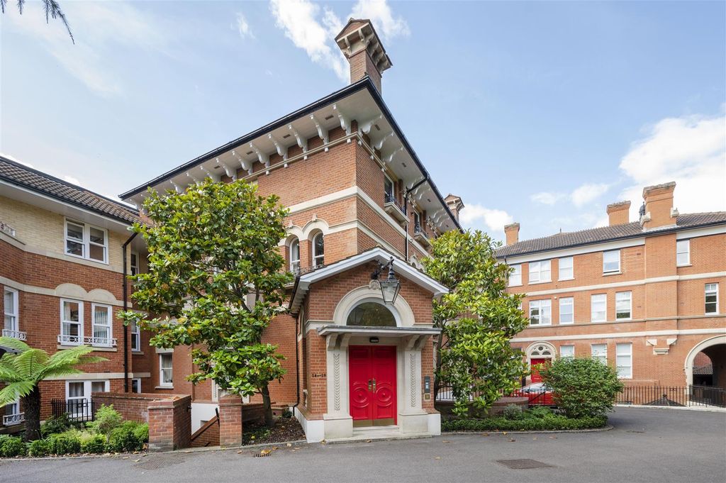 Property photo 1 of 28 24 Claremont Lodge,3.Jpg