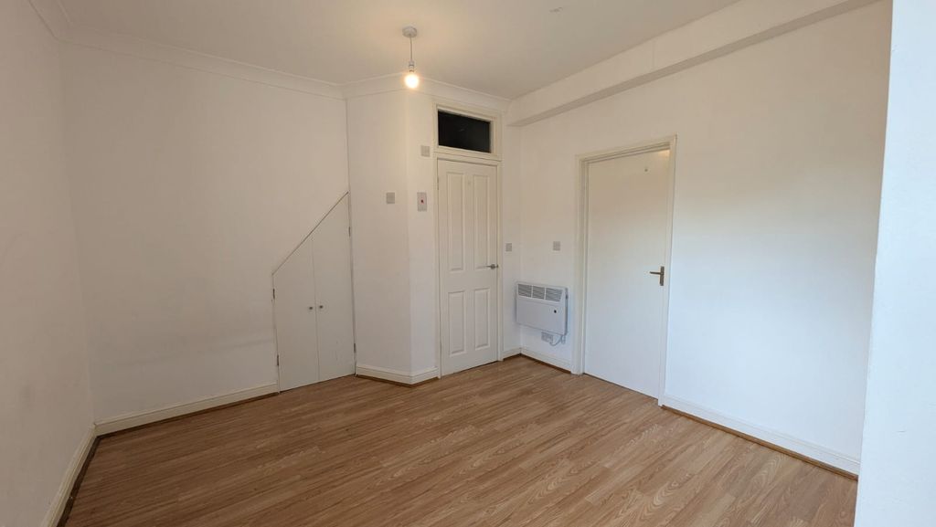 Property photo 3 of 7 6F875F4B-3007-4Ef3-Addf-837d71c0Ab13