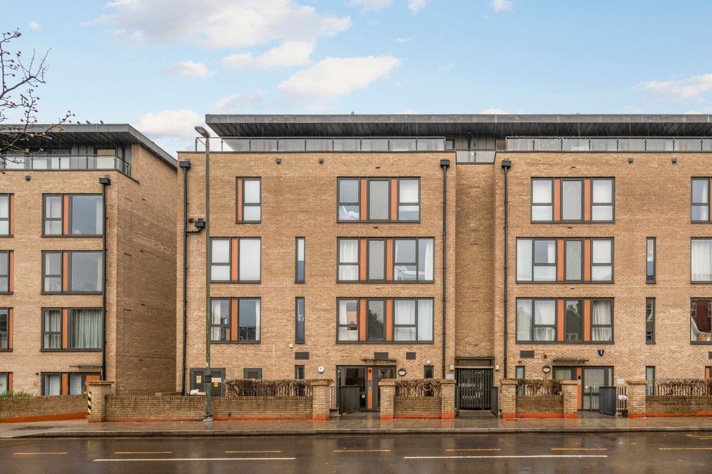 Property photo 1 of 18 Picture No. 01