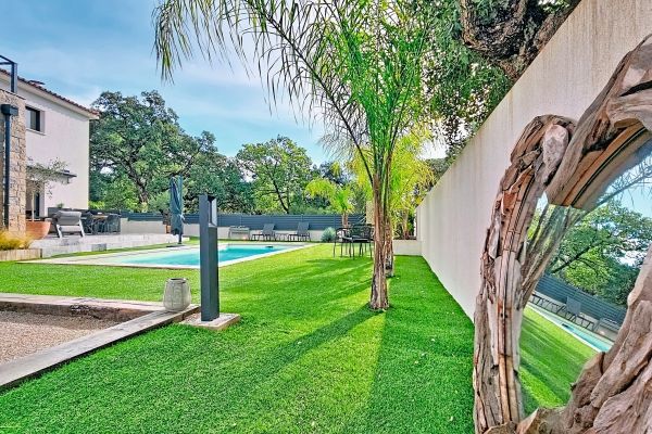 Property photo 3 of 3