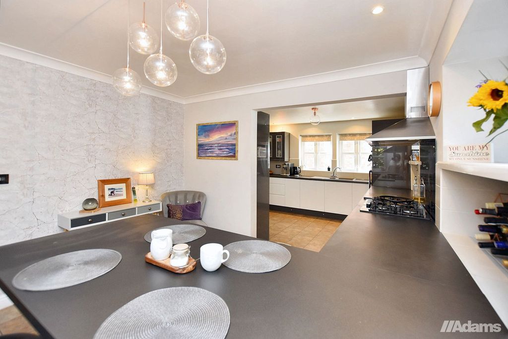 Property photo 3 of 40