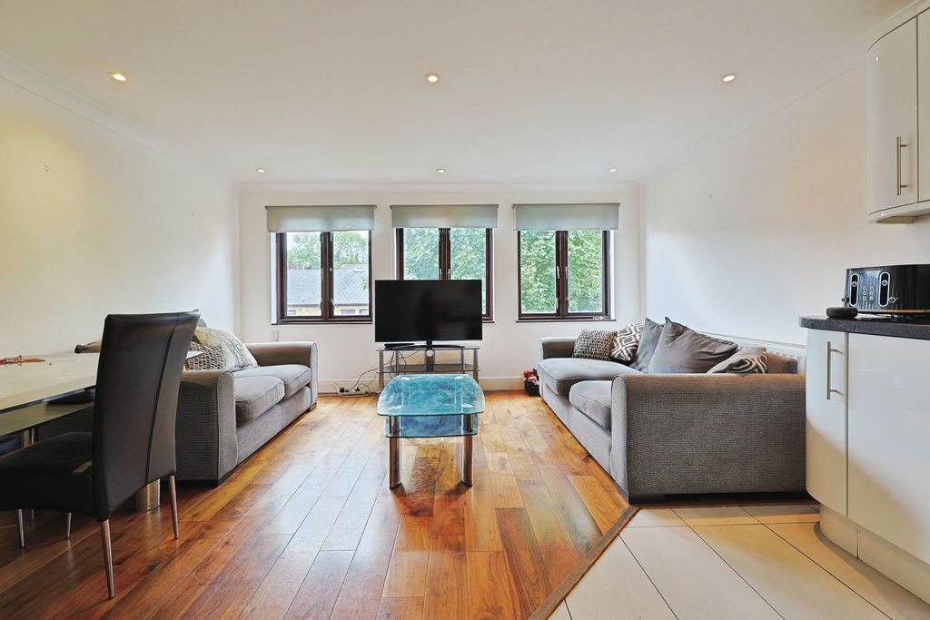 Property photo 3 of 20