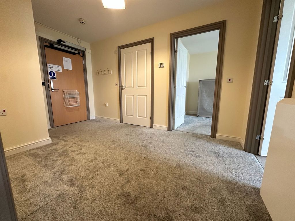 Property photo 2 of 8