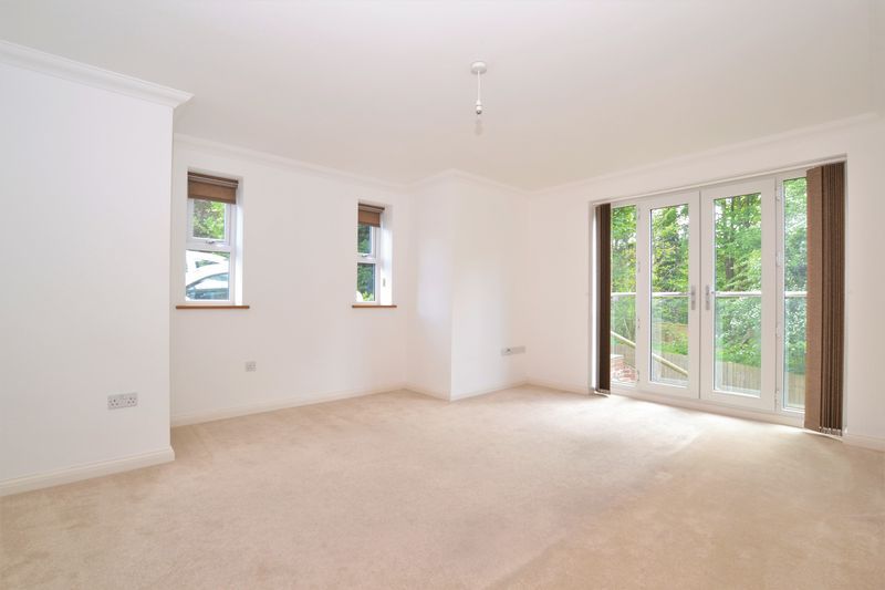 Property photo 3 of 7 Living Room