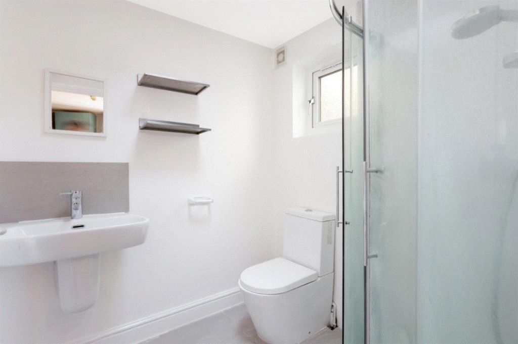 Property photo 3 of 4 Bathroom