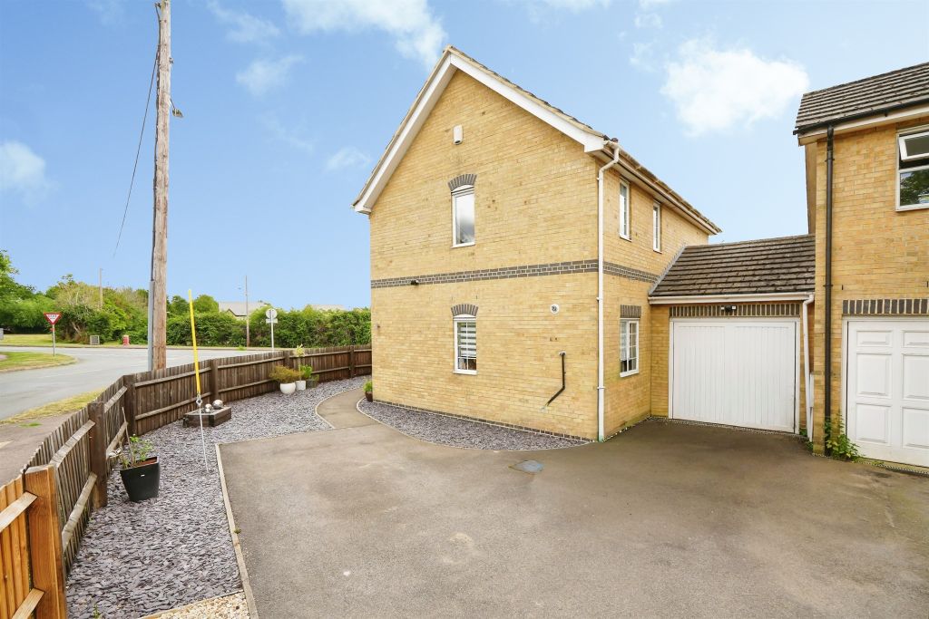Property photo 2 of 18