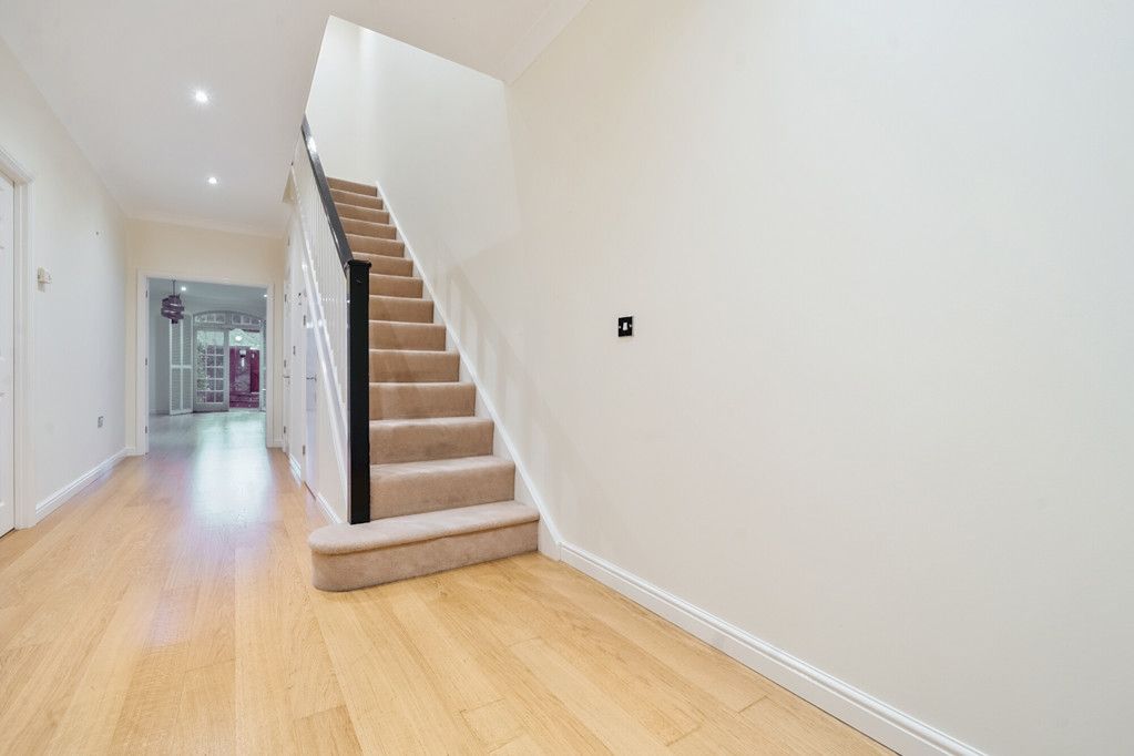 Property photo 2 of 24 Hallway