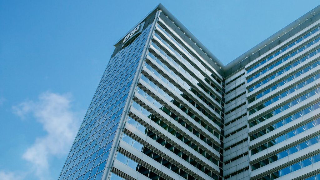 Property photo 1 of 10 12Fl Chiswick Tower Chiswick High Road W4 Office To Let E2.Jpg