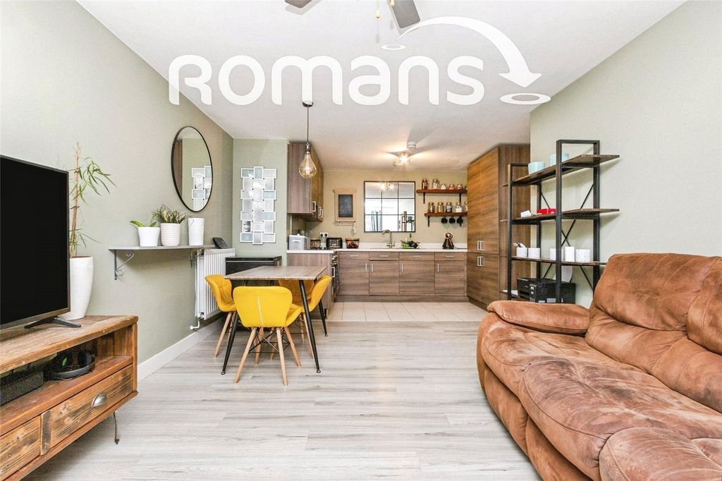 Property photo 2 of 9 Picture No. 12